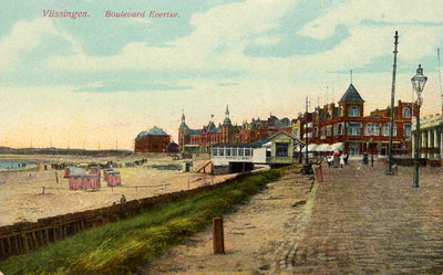 10569 'Vlissingen. Boulevard Evertse'. Boulevard Evertsen en het strand gezien vanaf Boulevard Bankert