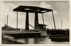 10684 'Vlissingen, Grootste Klapbrug van Europa' De Keersluisbrug (op 11 sept. 1954 officieel in gebruik genomen) over ...