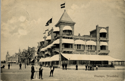 10757 'Vlissingen, Strandhotel'. Boulevard Evertsen met op de voorgrond het Strandhotel