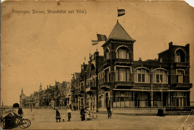 10761 'Vlissingen, Duinen, Strandhotel met Villa's'. Boulevard Evertsen met op de voorgrond het Strandhotel