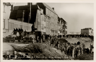 11131 'Vlissingen. Herstel Boulevard Evertsen na de stormramp 1 Febr. 1953'