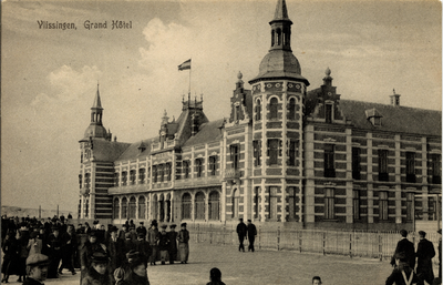 11287 'Vlissingen, Grand Hotel'. Het Grand Hotel des Bains, (later Britannia) geopend op 26 juni 1886