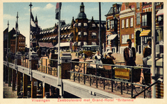 11597 'Vlissingen - Zeeboulevard met Grand-Hotel 'Britannia'. Boulevard Evertsen met in het midden Hotel Britannia