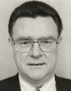 11642 T.R.K. Meijers, wethouder van Vlissingen voor de VVD. Foto gemaakt t.g.v. de raadsperiode 1994-1998.