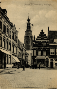 11702 'Nieuwe St. Jacobstoren, Vlissingen'. De Kerkstraat en St. Jacobstoren gezien vanaf het Bellamypark
