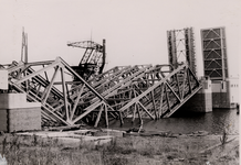 11904 Vlakebrug over het kanaal door Zuid-Beveland. Herstel oorlogsschade