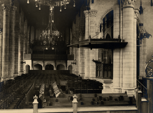 11915 Middenschip van de St. Jacobskerk. Op de achtergrond het Van Dam orgel (van 1916-1968).