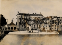 12156 Het Admiraalshuis aan de Dokkade L120, in 1912 als opslagruimte bij 'De Schelde' gekomen, in 1918 gesloopt. Het ...