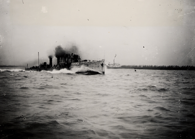 12257 Hr. Ms. torpedobootjager Panter op de rede te Vlissingen. 14-9-1912 lp stapel gezet bij de Mij. voor Scheeps- en ...