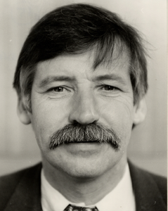 12539 J. Schaap, gemeenteraadslid voor D66. Foto gemaakt t.g.v. de raadsperiode 1994-1998.