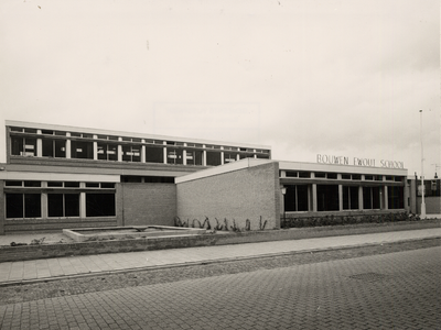 12567 De Bouwen Ewoutschool in de Bouwen Ewoutstraat, geopend op 6 sept. 1972