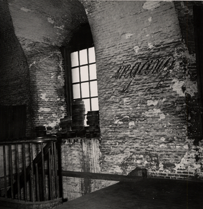 12782 Het Groot Arsenaal of magazijn no.1, gelegen op het 'Eiland'. Eerste steen gelegd op 12 okt. 1767. Het interieur ...