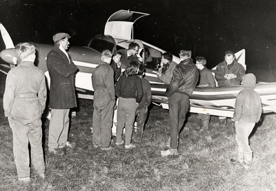 12822 Noodlanding van Engelse Jodel 140A Mousquetaire G-ARDZ vliegtuig op 12 februari 1964 op weg van Rotterdam maar ...