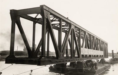 12923 De spoorbrug Zaltbommel, gebouwd door de Koninklijke Maatschappij de Schelde (KMS) in Vlissingen