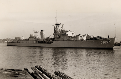 12939 Hr. Ms. onderzeebootjager Zeeland. Op 12-1-1951 op stapel gezet bij de Kon. Mij. De Schelde te Vlissingen en op ...