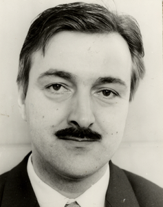 13071 A.A.J. Poppe, gemeenteraadslid van de Burger Partij Nederland. Foto gemaakt t.g.v. de raadsperiode 1994-1998.