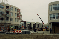 13364 Het nieuwe winkelcentrum aan het Scheldeplein nadert zijn voltooiing. Het Scheldeplein gezien vanaf het Betje ...