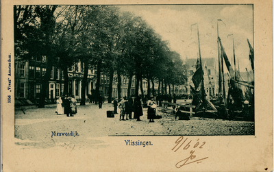 13465 'Nieuwendijk. Vlissingen' gezien vanaf het De Ruyterplein