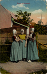 13515 'Groet uit Zeeland' Drie Zeeuwse meisjes in klederdracht