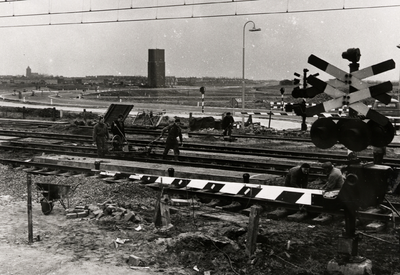 13651 Werkzaamheden aan de spoorwegovergang bij de PZEM centrale, i.v.m. de aanleg van de nieuwe rijksweg ...