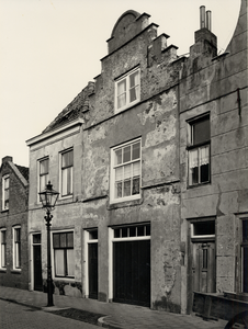 14077 Slijkstraat 28. De restauratie is in 1963 stopgezet. Half 1965 is er een bouwvergunning verleend voor restauratie ...