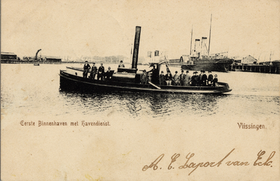 14486 'Eerste Binnenhaven met havendienst. Vlissingen' Zgn. 'Pennybootje', het veerbootje van het Station naar de Houtkade.