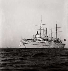 14763 Pantserdekschip annex kruiser Hr. Ms. Zeeland. Gebouwd door de Kon. Mij. De Schelde in dienst gesteld en ...