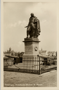 14812 'Vlissingen. Standbeeld Michael de Ruyter'Standbeeld M.A. de Ruyter, Keizersbolwerk, Boulevard de Ruyter.