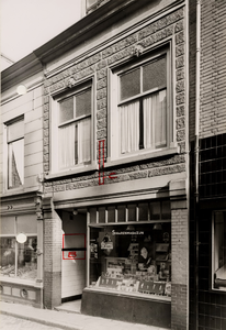 14878 Het sigarenmagazijn van J.G. Rubé, Kerkstraat 8