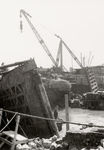 15592 Tweede Wereldoorlog. Verwoeste zeesluizen aan de Buitenhaven