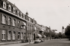 16008 Op 7 jan. 1913 werd het ziekenhuis aan de Van Dishoeck- straat officieel geopend (grenzend aan het R.K. wees- ...