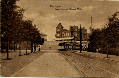 16079 'Vlissingen. Gezicht op het Strand Hotel'. Badhuisstraat met tram en daarachter de leeuwentrap. Op Boulevard ...