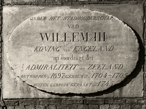 16182 Gevelsteen Kleine Dokje van de Kon. Mij. 'De Schelde' te Vlissingen