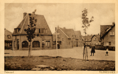 16229 'Tuinstad. Vlissingen' Crocuslaan met op de voorgrond de Bloemenlaan.