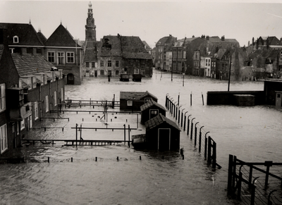 16565 Stormvloedramp 1 febr. 1953. De Grote Markt gezien vanuit de Gasthuisstraat.