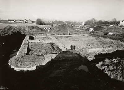 16694 De opgegraven funderingen van het 'Kasteel Aldegonde in West-Souburg. Overzicht van het achtergedeelte met ...