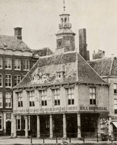 16832 Het Beursgebouw op het Beursplein zoals het was voor de verbouwing van 1881