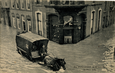 16890 'De Watersnood te Vlissingen (12 Maart 1906)' Walstraat, hoek Groenewoud.De wagen van Van Gend en Loos met ...