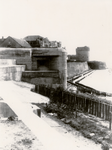 17076 Tweede Wereldoorlog. Geschutsbunker op Boulevard de Ruyter ter hoogte van de Oprit