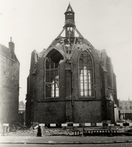 17188 Sloop van de Engelse kerk aan de Paul Krugerstraat. Gezien vanaf de Paul Krugerstraat.
