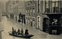 17414 'De Watersnood te Vlissingen (13 Maart 1906)'De winkel op de voorgrond in de Walstraat, hoek Groenewoud is de ...