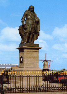 17583 'Vlissingen. Standbeeld M.A. de Ruyter'Standbeeld M.A. de Ruyter, Keizersbolwerk, Boulevard de Ruyter. Op de ...