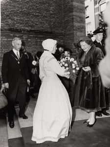 17938 Op 22 maart 1957 kwamen H.M. Koningin Juliana en Z.K.H. Prins Bernhard naar Vlissingen t.g.v. de herdenking van ...