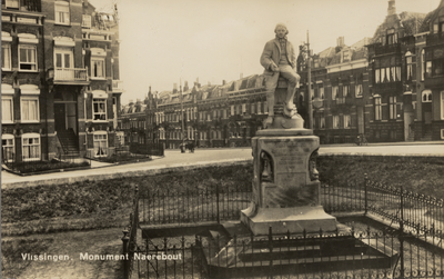 18007 'Vlissingen. Monument Naerebout' Het standbeeld van Frans Naerebout op Boulevard Bankert met zicht op de Coosje ...