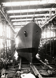 18354 Kon. Mij. de Schelde, bouw van de onderzeebootjager 'Limburg' voor de Ned. marine. Bouwnr. 271. De tewaterlating ...