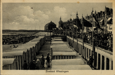 18379 'Zeebad Vlissingen'. Badstrand met badkoetsen en Boulevard Evertsen