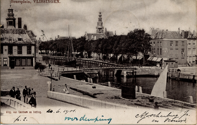 18510 'Beursplein, Vlissingen' Van l. naar r.: Beursgebouw, Koopmanshaven en Bellamykade. Op de voorgrond de Voorhaven