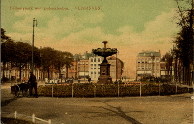 18595 'Bellamypark met gedenkteken. Vlissingen' Het Bellamypark met de fontein ter ere van Betje Wolff en Aagje Deken ...