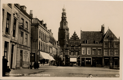 18627 'Vlissingen, St. Jacobstoren' Het Bellamypark met de Kerkstraat en op de achtergrond de St. Jacobstoren