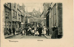 18856 'Vlissingen. Walstraat.' De Walstraat vanaf de hoek Vrouwestraat in de richting van de Kleine Markt